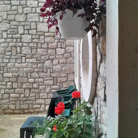 Stone House Joe بيت للعطل *