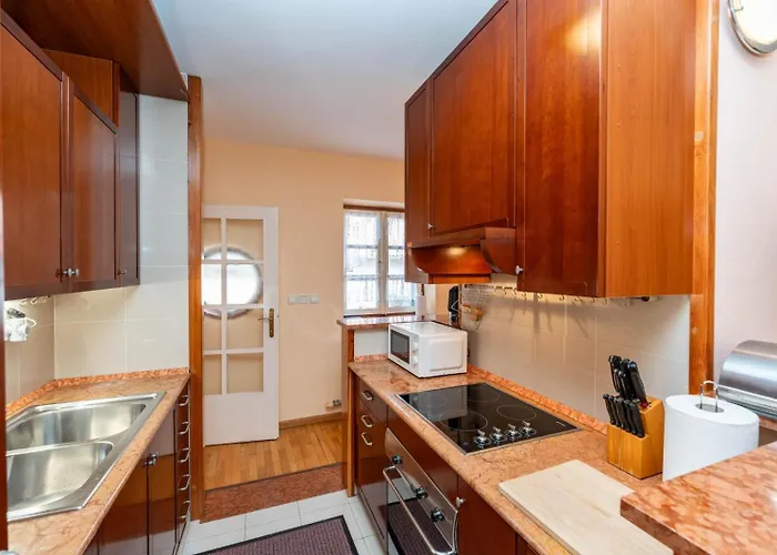 Stone House Joe * Preko